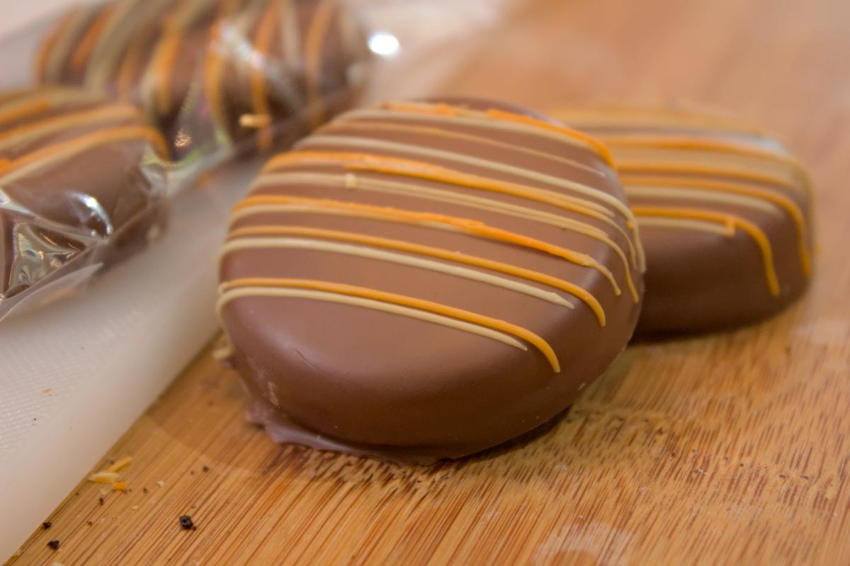 Chocolate Covered Oreos | Milk, Dark, or White chocolate | 2-pack