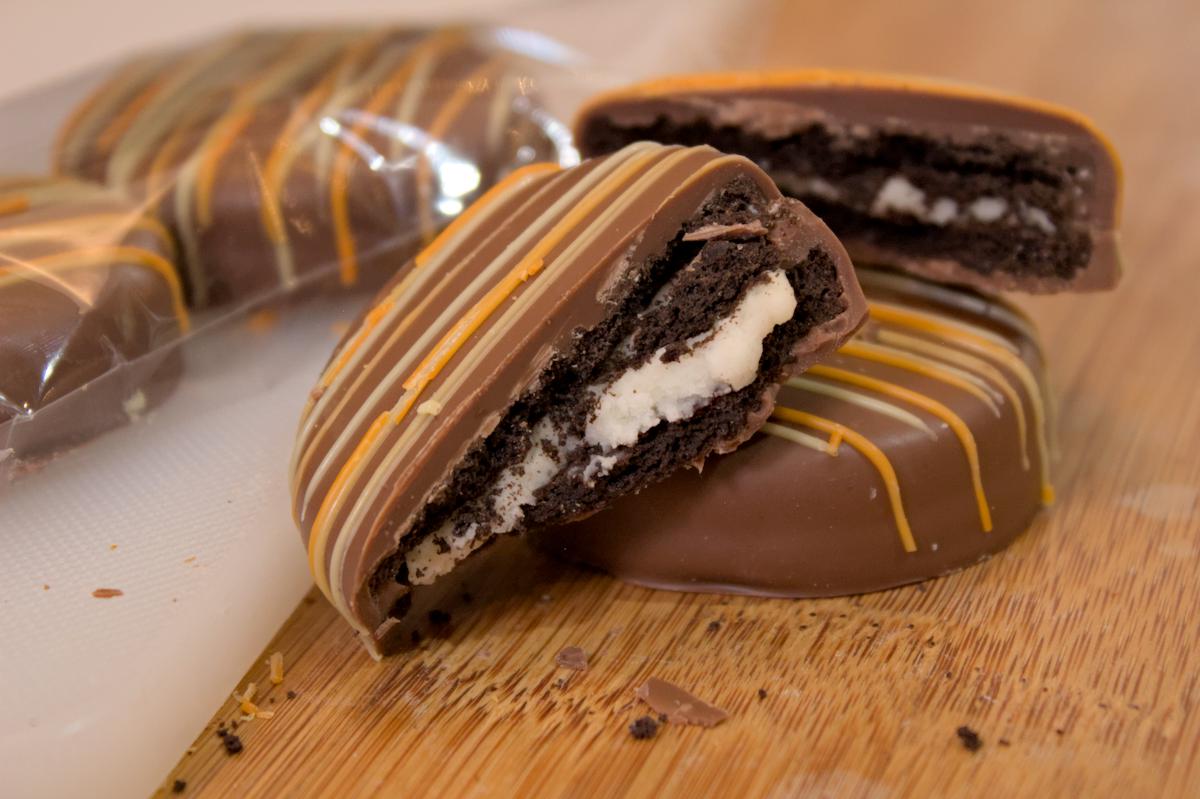 Chocolate Covered Oreos | Milk, Dark, or White chocolate | 2-pack