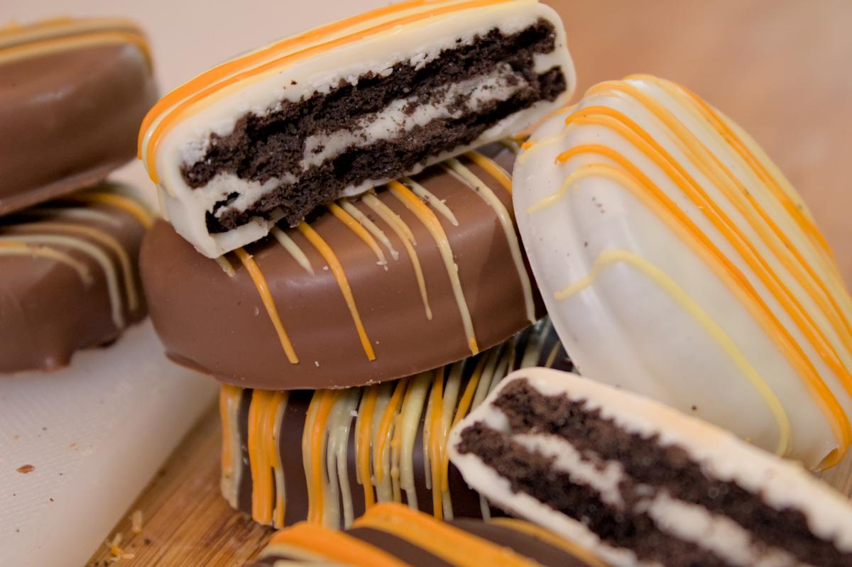 Chocolate Covered Oreos | Milk, Dark, or White chocolate | 2-pack