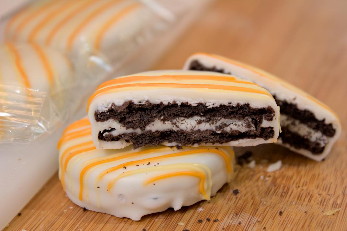 Chocolate Covered Oreos | Milk, Dark, or White chocolate | 2-pack